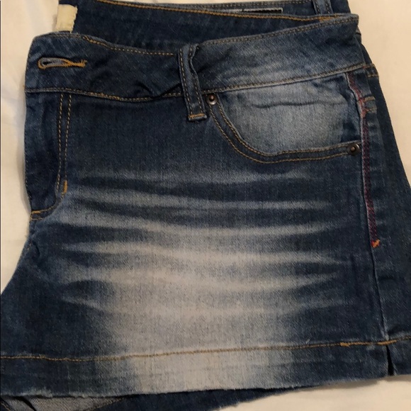 Short Jean Shorts NWOT - Picture 4 of 5